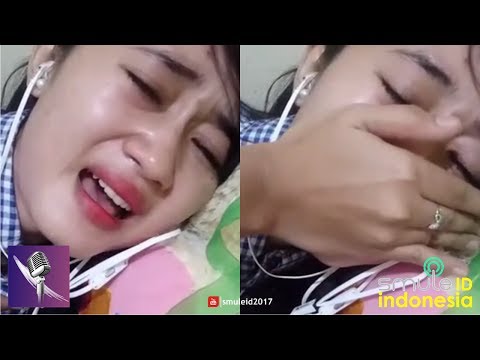 LAGI HEBOH !!! CEWEK CANTIK TAK KUASA MENAHAN TANGIS SAAT NYANYI DI SMULE LAGI HEBOH !!! CEWEK CANTIK TAK KUASA MENAHAN TANGIS SAAT NYANYI DI SMULE