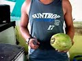 Abrindo um côco em 6 segundos! Abrindo um côco em 6 segundos!