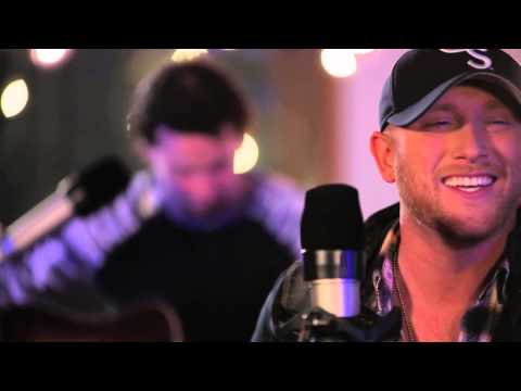 Cole Swindell – Chillin’ It (Acoustic Live Session)