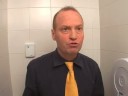 je mappelle firmin cossard.
je travaille derri�re un ordinateur dans lunivers aseptis� dun grand groupe financier auquel je ne comprends rien
surtout en ce moment !

alors je me r�fugie dans le seul endroit o� personne ne viendra memb�ter !
attention, je ny vais pas par besoin, mais par n�cessit� !

allez, orware
firmin cossard.
www.water-causette.com