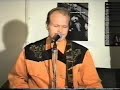Asunnottomuusparlamentti VR-Makasiineilla 2002 + Aki Kaurismäki saa Arskan patsaan