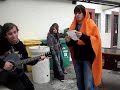 Vida Proibida - João Algarvio ft. Libas'Quando amanhece logo na ZezaSe agitam Pedras sem quererE já bebedo vejo o Steven chegarPara se embebedarE de seguida vê-se uma tolaÉ o Libas com a violaComeça a tocar toda a manhã sem pararAcompanham todos a cantarE todos a cantarNaquele cantoAo pé da Zeza o barulho é tantoBonitas letras canta o MiraE o Bombeiro a contar a mentiraSobre a ganza irresistívelUPS! Era tabaco! Como é possível?Ainda falam do Jay-D...E já nas aulas a stora perguntou'Onde anda a Mariana?'Pff... Faltou!Para ficar com o Libas ela aceitouE pela primeira vez em dois anos se baldouE é assim a vida no liceuQuem vem para cá, já se fodeuSão os três vício que te deixam moleGajas e drogasO último é o alcoolE todos a cantar, incluindo euNesta altura já estamos no liceuNaqueles bancos, que lindo spot!Foda-se, são cinco e meia!O contino vêm pôr stop