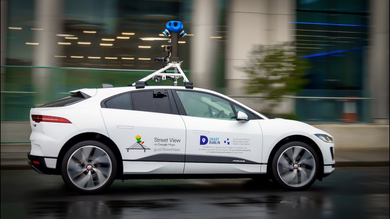 Google’s electric Street View car takes to the streets of Dublin to measure air quality across the city.
