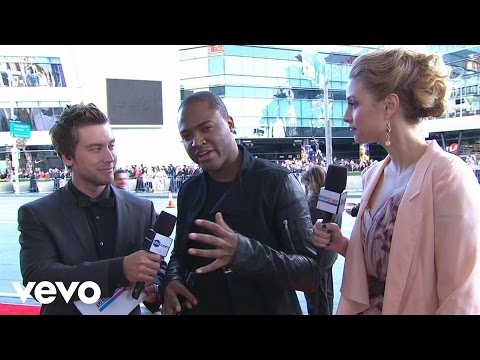 Taio Cruz - 2010 Red Carpet Interview (American Music Awards)