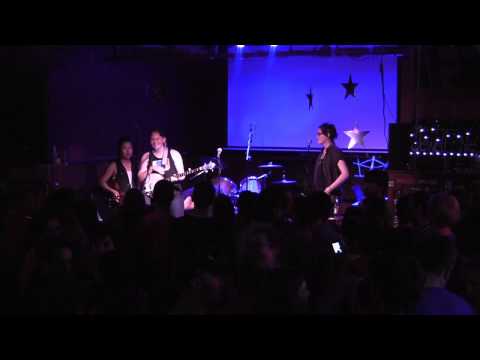 how to define a girlfriend