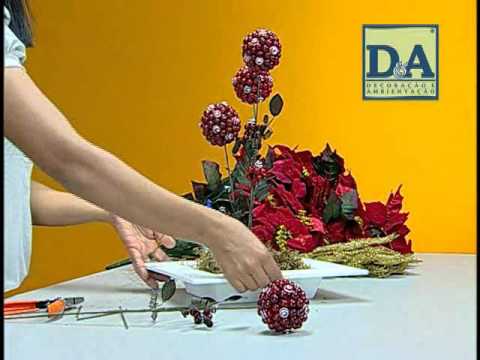 arranjos artificiais - Arranjo de Mesa Bico de Papagaio: Cursos D&A em montagem de arranjos. Acesse: www.deadecoracao.com.br.