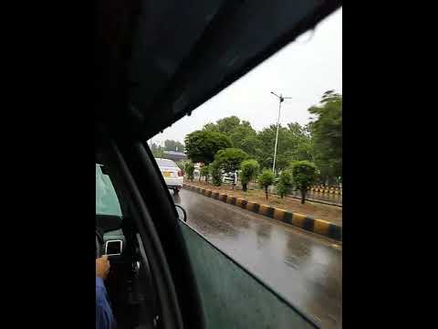 Karachi main Barish ☔Enjoy with firends Long drive🚗⛈🌦️Bhot Hi Beautiful ✌️😍Mousum Hy Yaar ♥️💕💞