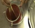 Fondant au chocolat et coulis de fraises au romarin frais