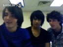 The jonas brothers live chat. applesauce. lol