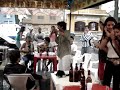 www.tchanderaiz.rg.com.br

pau que nasce torto
nunca se endireita
menina que requebra,
m�e pega na cabe�a

domingo ela n�o vai, vai, vai!
domingo ela n�o vai, n�o, vai, vai, vai!

segura o tchan
amarra o tchan
segura o tchan, tchan, tchan, tchan, tchan

tudo que � perfeito
a gente pega pelo bra�o
joga l� no meio
mete em cima, mete em baixo

depois de nove meses voc� v� o resultado
depois de nove meses voc� v� o resultado

segura o tchan
amarra o tchan
segura o tchan, tchan, tchan, tchan, tchan

tchan de raiz
arrebentando no peda�o
joga l� no meio
mete em cima, mete em baixo

segura o tchan
amarra o tchan
segura o tchan, tchan, tchan, tchan, tchan