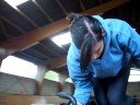 (Fast- einh�ndiger) Seitsw�rtshandstand auf dem Holzpferd...