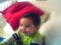 Thiago assistindo o Doki indo dormir