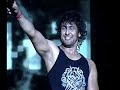 Sonu Nigam gets Kissed while Performing Live Sonu Nigam gets Kissed while Performing Live