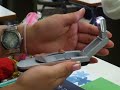 クラスメートのＫさんが思わず買ってしまった勉強用ライト。官能的な動きに悶絶っ！その割に、しまうのは手動...。