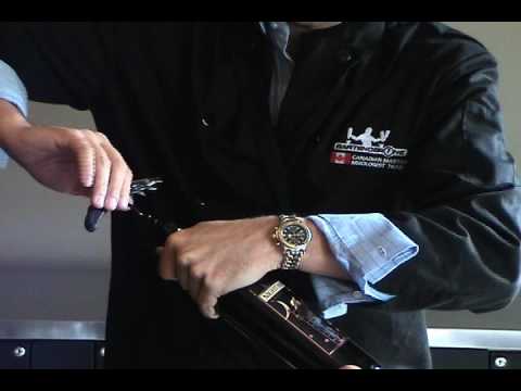 how to properly open a bottle of wine