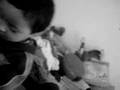 videos de Joshua puting on makeup