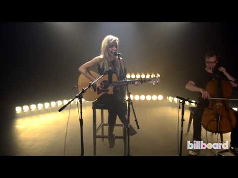 Lights - Lights Performs