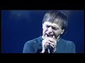 i muvrini: ''�n ti ne scurd�'' 
i muvrini ao vivo em concerto em le forest national (bruxelas), no d�a 10 de dezembro de 2005.

live at the le forest national, in brussels, on 10 december 2005.


�n ti ne scurd�

� s'� t� voli
t� voli and�

u mio battellu
� navic�

stasera voca
p� issi quall�

porta l'amore
� lu camp�

salutami li nostri
ch� s� da mare in d�

� tutti l'altri
�n ti ne scurd�

vai
� �n ti scurd�
� �n ti scurd�
di u to vult�
vai
�n ti ne scurd�
�n ti ne scurd� ...


ghjuvan francescu bernardini