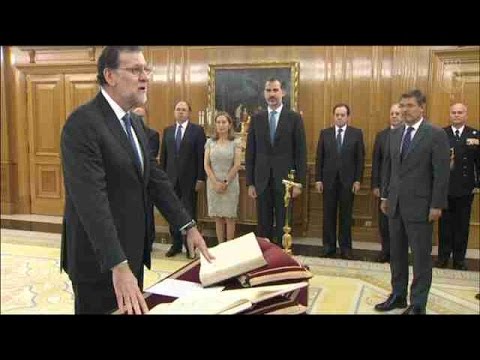 Rajoy jura su cargo ante el rey y comienza a diseñar su Gobierno