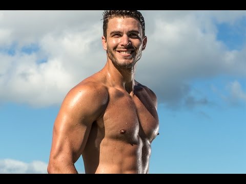 Top Billing gets abs of steel with model Lee Thompson