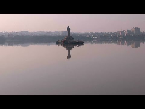 Beindruckende Buddha-Statue in der Millionenmetropole Hyderabad