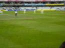 Ryan Sidebottom bowls an over at Lord's on the 5th day of the 1st test. Legendary Tremmo fields well