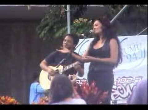 Tia Carrere