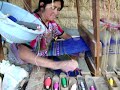 Rosa Marina Mux and her daughter weaving on a foot loom