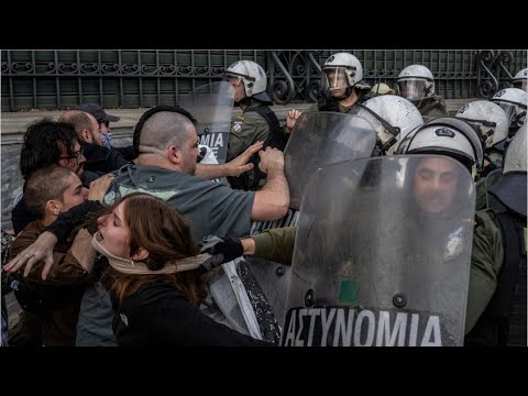 GREECE: Pro-Hamas protesters try to breach hotel, chasing a group of Israeli tourists staying there