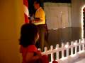 videos de Valerie pintando y viendo a galleta