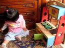 sandrita jugando