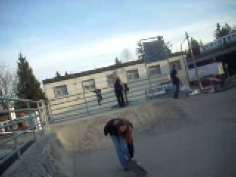 BMX BIKES TRICKS STUNTS CRASHES