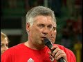 Ancelotti canta.....