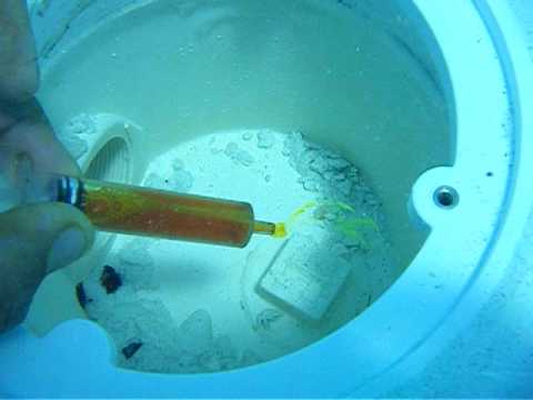 how to detect a pool leak