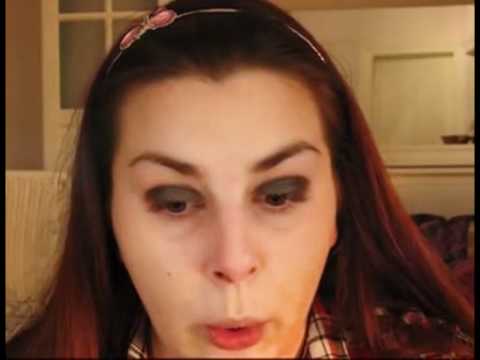 panacea81 - In the first of a series of videos featuring tips on how to make the most of your makeup, YouTube legend Lauren Luke, aka panacea81, talks you through the sm...