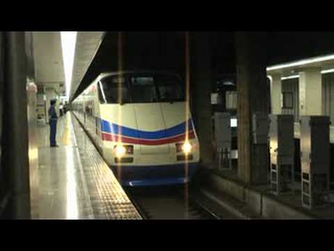 Skyliner　AE100京成上野駅発車風景