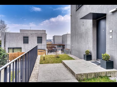 Video Prodej poloviny dvojdomu 4+kk, 120 m2 - Praha - Ruzyně