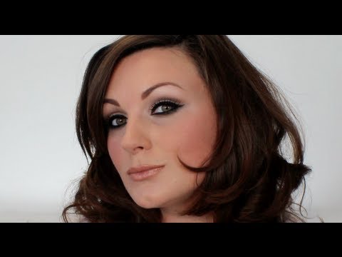 Watch 'Adele Vogue Cover Make-up Tutorial'
