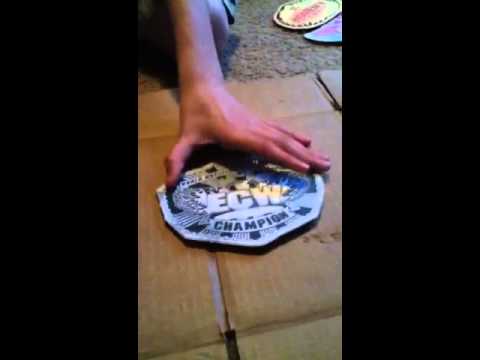 how to make a wrestling belt out of cardboard