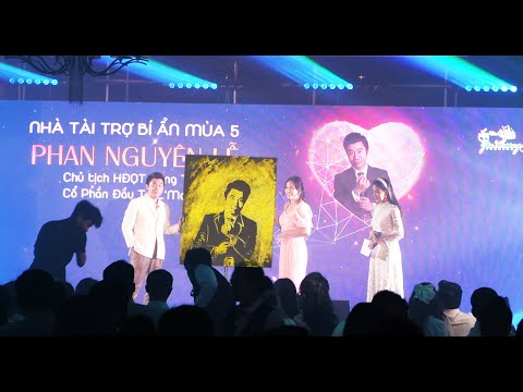 Vẽ tranh biểu diễn kim tuyến nhân vật bí ẩn Vẽ tranh biểu diễn kim tuyến nhân vật bí ẩn