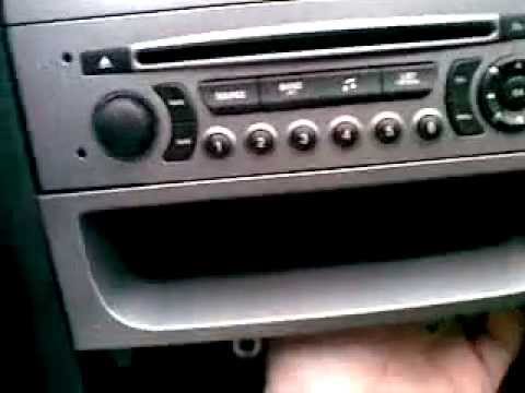Peugeot 308 – how to remove Heater Control & original RadioCD (Part 1)