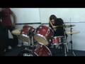 Gian arrepiando na bateria