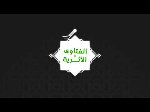 حكم الصلاة في مسجد يفصل بين قبلته وبين الحمامات ممر؟