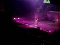 videos de Chris Brown's Backflips....Kiss Kiss O2 Arena Dublin