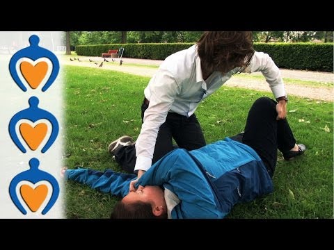 how to provide first aid for an unconscious person