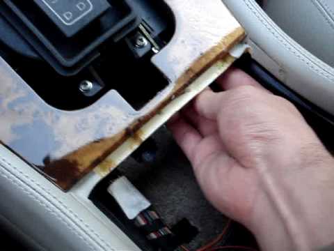 Removing the radio from a Jaguar X300 or XJ40