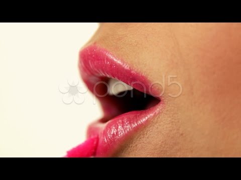 how to apply pink lipstick