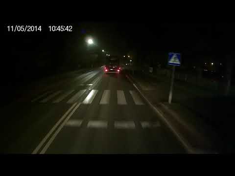 Wyprzedzanie ciężarówki na przejściu kończy się wpadnięciem w łapy policji.