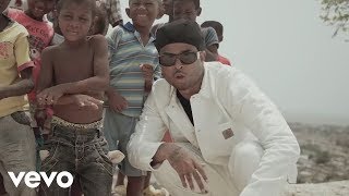 Coup de cœur : le clip "Rouge et Bleu" de Kalash ft Booba