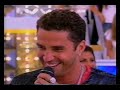 Cantor Latino cantando Festa no Ap� no Domingo Legal